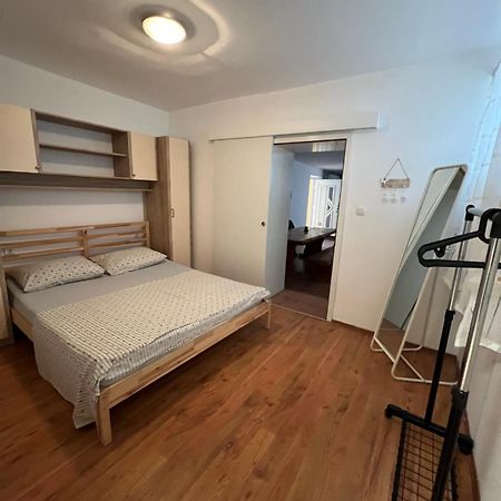 Apartmani Maksan Pakostane Bagian luar foto