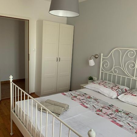 Apartmani Maksan Pakostane Bagian luar foto