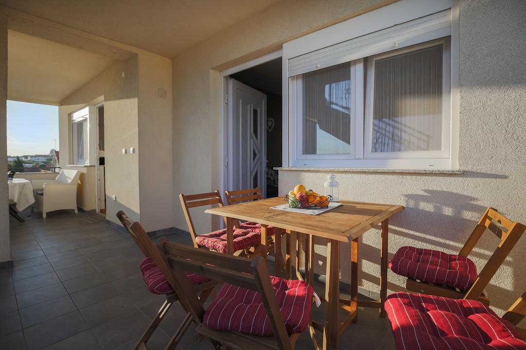 Apartmani Maksan Pakostane Bagian luar foto