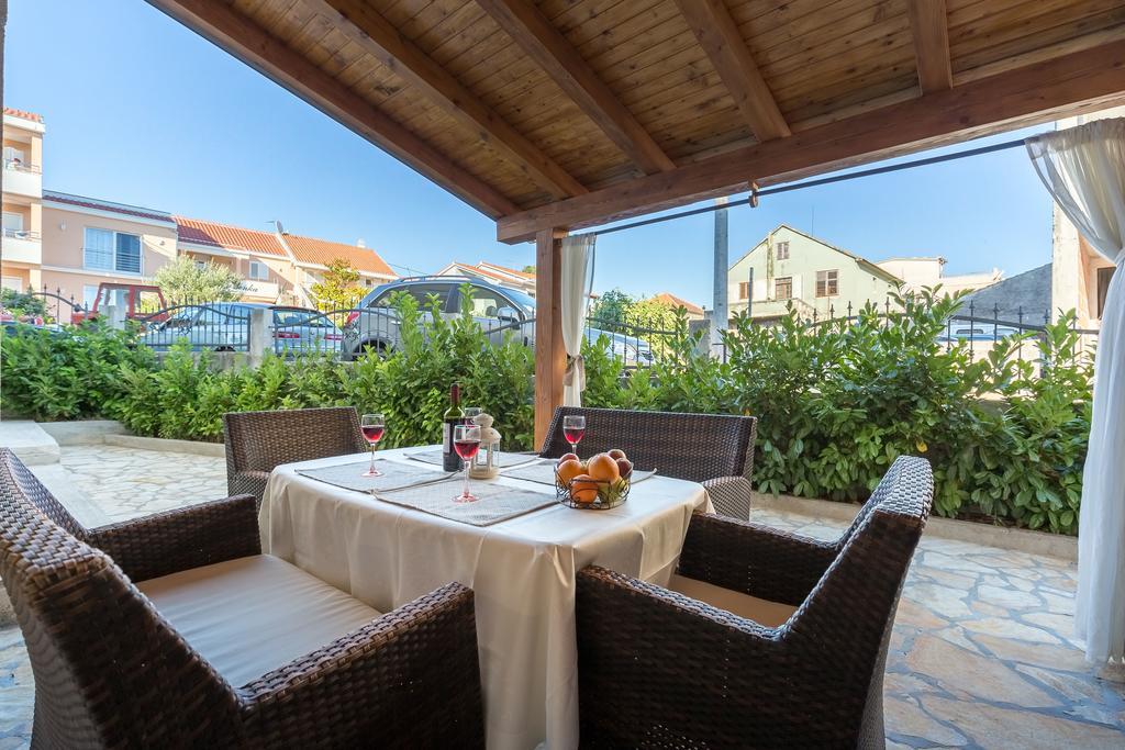 Apartmani Maksan Pakostane Bagian luar foto
