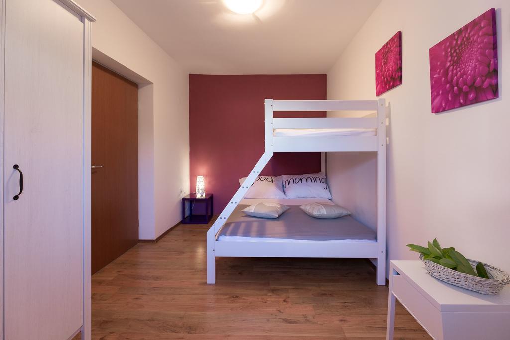 Apartmani Maksan Pakostane Bagian luar foto