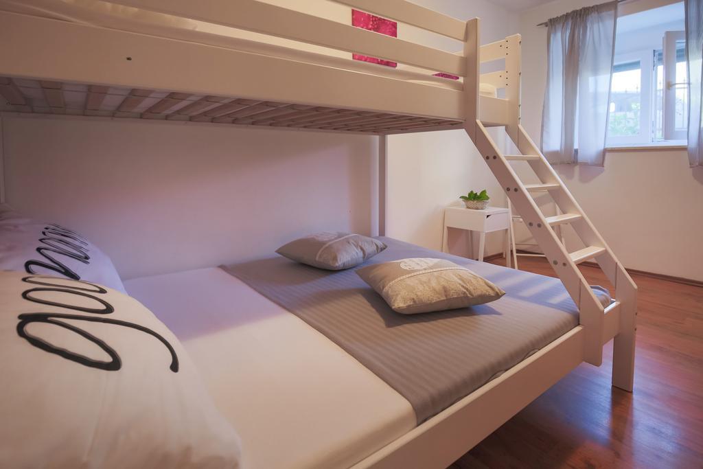 Apartmani Maksan Pakostane Bagian luar foto