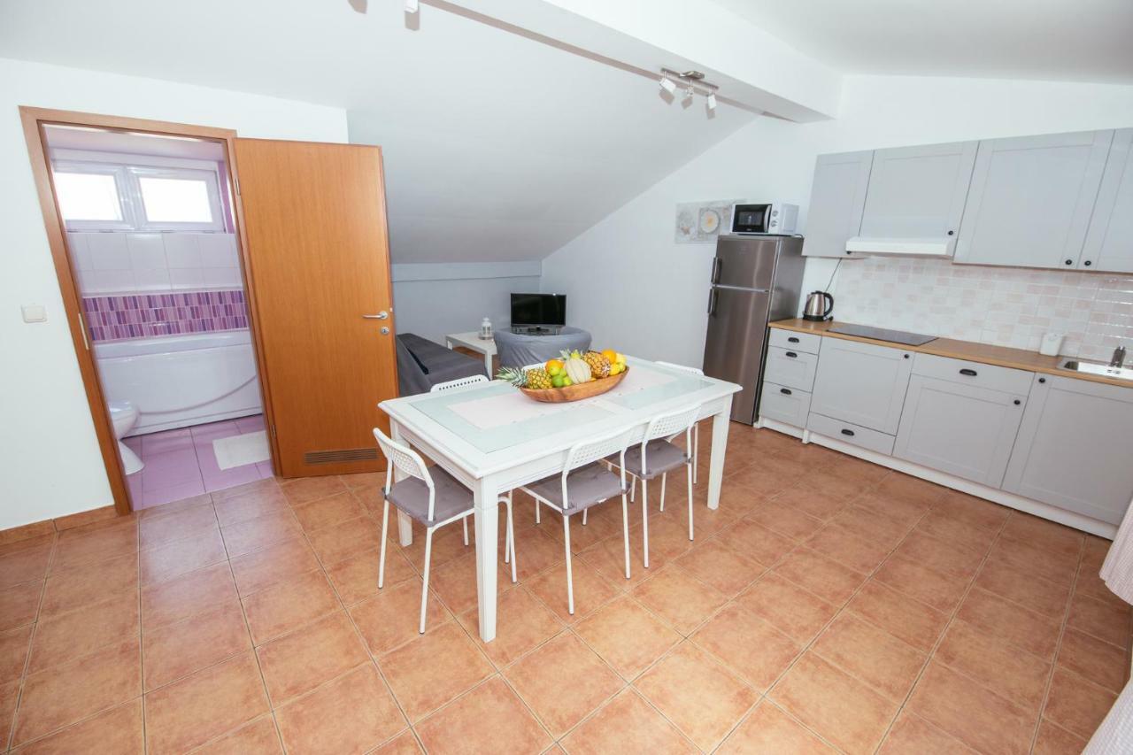 Apartmani Maksan Pakostane Bagian luar foto