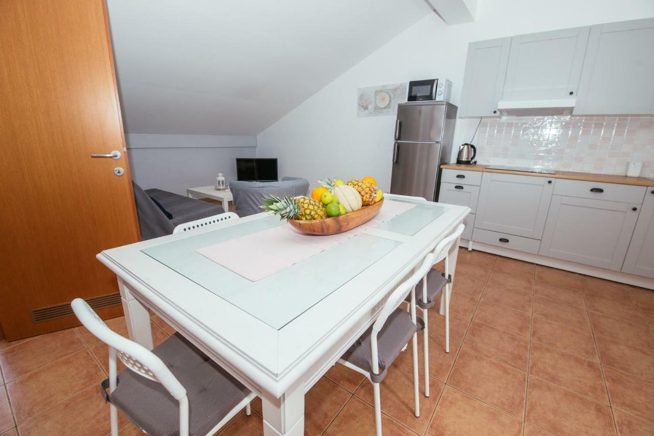 Apartmani Maksan Pakostane Bagian luar foto