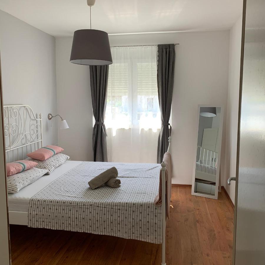Apartmani Maksan Pakostane Bagian luar foto